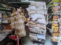 Old Vintage Melbourne, 1960-1990 [Melbourne newsagent]
